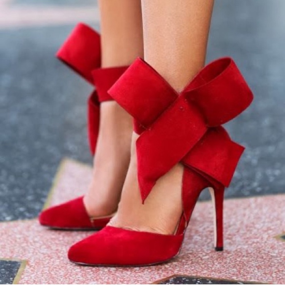 AMINAH ABDUL JALLIL Famous Red Suede Bow Pumps